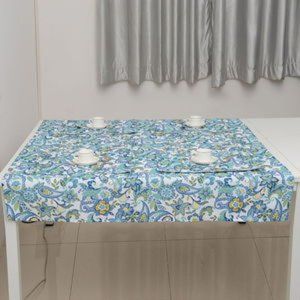 Blue Floral Table Cloth and Placemats (4)